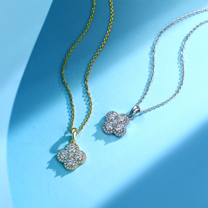 Collar con Colgante de Trébol de Cuatro Hojas con Moissanita de 1.43 CTW, Elegante y Lujoso |   Joyería de Plata de Ley S925 con Trébol Completamente Adornado - Product Image 4