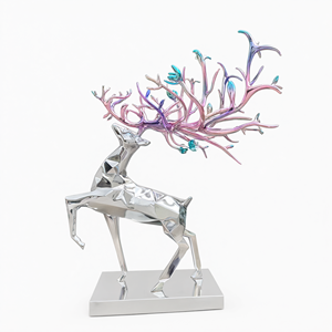 Estatua de Ciervo de Resina con Acabado de Espejo Personalizado y Astas Coloridas para Decoración de Jardín y Vestíbulo de Hotel - Product Image 3