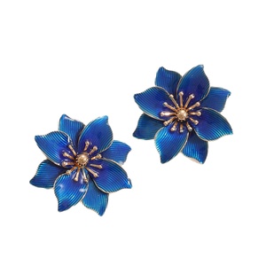 Pendientes de Flores con Efecto de Gota de Aceite Jingciren Boutique, Novedad Transfronteriza, Pendientes de Lujo Ligero de Alta Gama para Mujer, Diseño de Moda - Product Image 5