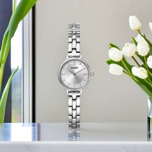Montre personnalisable avec logo, mini cadran blanc, bracelet tendance, montre-bracelet 30 mm, montre à quartz pour femme avec logo - Product Image 3