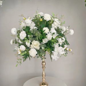 Decoración Floral Personalizable de Lujo con Rosas Blancas Cremosas, Eucalipto Artificial y Hortensias para Mesa de Boda/Cumpleaños - Product Image 2