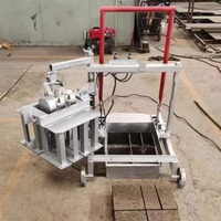 Machine à fabriquer des briques semi-automatique complète à prix abordable avec moteur, pour ciment et matériaux bruts, faible investissement