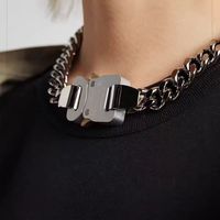 Collier en métal pour hommes de style hipster européen et américain Cool Short Locomotive Fan Can Buckle Clasp Chain Buddhism Fashion