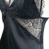 Gaun Tidur Wanita Seksi Hitam Satin Berenda Halter Kerah V Dalam Panjang dengan Bra Terpadu Model Twist Knot Lingerie Elegan
