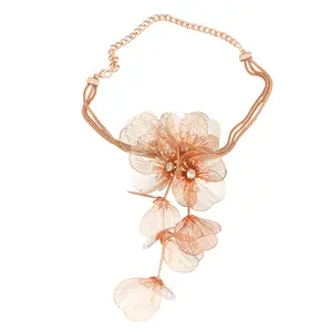 Spring New Floral Necklace Hip Hop Exaggerated 18k Gold Plated Multi-layer Hollow Rhinestone Flower Necklace