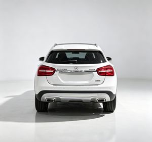 SUV de luxe <span class=keywords><strong>Mercedes</strong></span>-Benz <span class=keywords><strong>GLA</strong></span> <span class=keywords><strong>220</strong></span> 4MATIC AWD 2017 |   Éclairage ambiant 64 couleurs |   Exportation automobile chinoise - Product Image 4