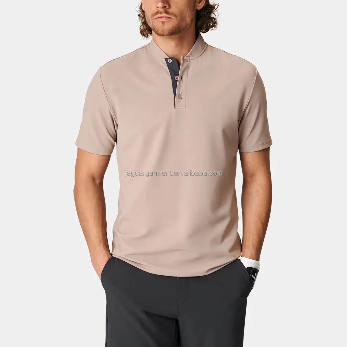 Polos de golf de color sólido al por mayor, polos de golf de manga corta con etiqueta privada personalizada que absorbe la humedad para hombres