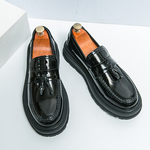 Chaussures habillées en cuir verni à semelle épaisse, couleur verte, élégantes, confortables, durables, mocassins à pampilles décontractés pour hommes - Product Image 2