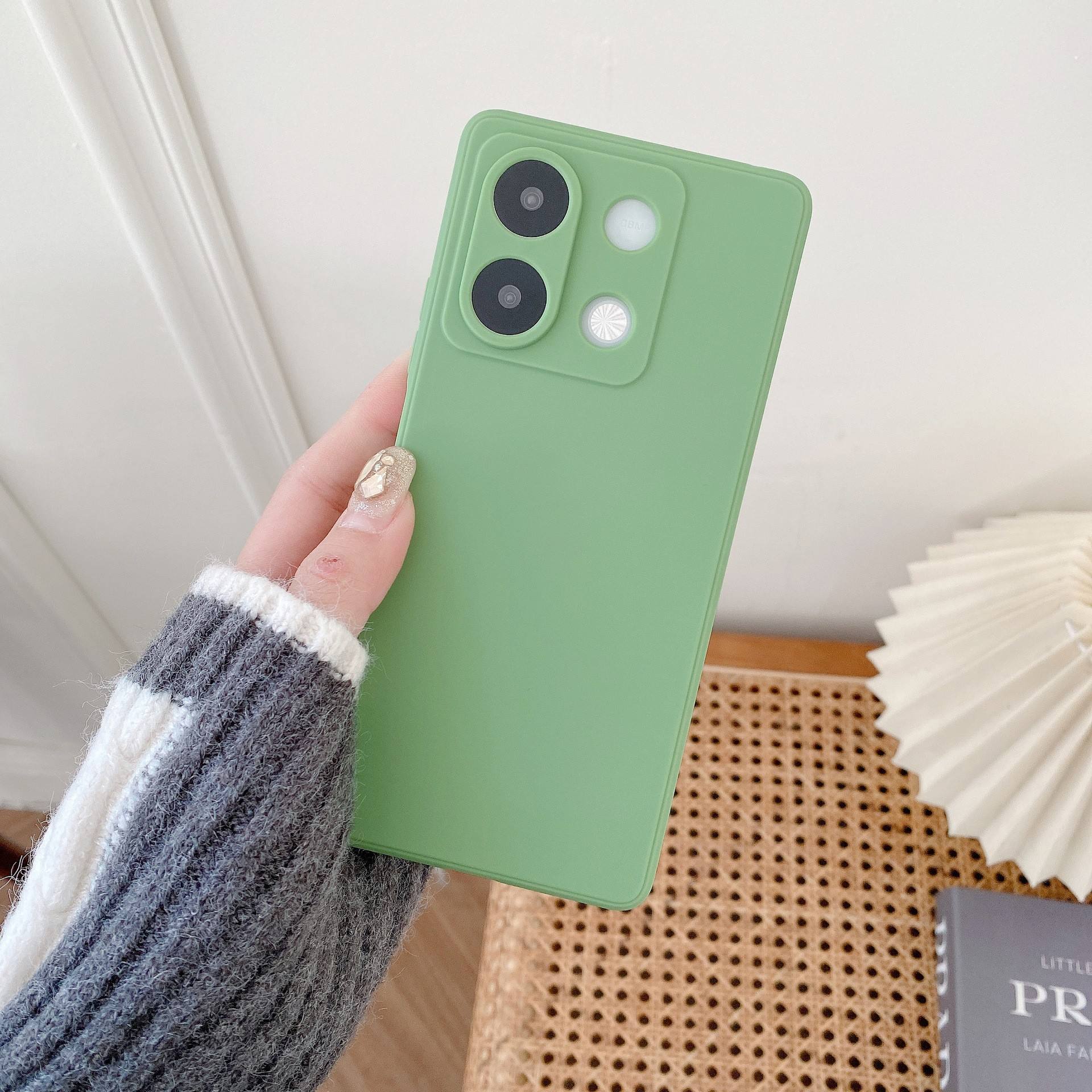 สีเขียวอ่อน