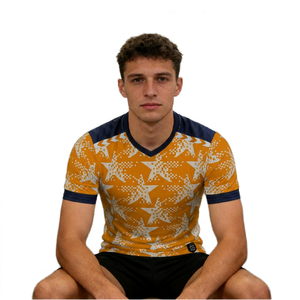 Ensemble de sport léger pour homme, imprimé, 2 pièces, t-shirt et short, séchage rapide, respirant, col en V, logo personnalisable - Product Image 5