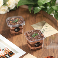 Tasse à mousse en plastique de 8 oz Boîte à dessert tiramisu Vente en gros Emballage de gâteau en plastique transparent Boîtes à cupcakes transparentes avec couvercle