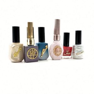 Etiquetas Metálicas Personalizadas con Logotipo de Marca Dorada para Ropa, Accesorios de Costura - Product Image 1
