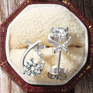 Pendientes de tuerca de moissanita VVS GRA de corte redondo con diseño de cola de pez de líneas simples, rellenos de oro de 14K, joyería de uso diario para mujer - Product Image 4