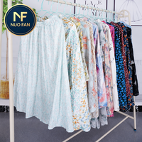Vêtements d'occasion, jupe midi vintage à fleurs, jupe taille haute en forme de A, quantité minimale de commande pour les femmes : 100 kilogrammes