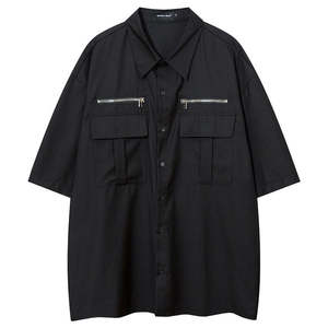 เสื้อเชิ้ตผู้ชายไซส์ใหญ่ สีดำ แขนครึ่งตัว สไตล์ลำลอง มีกระเป๋าซิป ปกคอพับ ผ้าป๊อปลิน สไตล์ฤดูร้อน - Product Image 1