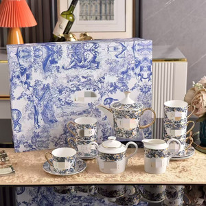 Ensemble tasse et soucoupe à café en porcelaine fine, motif floral bleu émaillé, style européen, avec coffret cadeau - Product Image 1