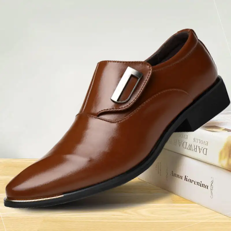 حذاء رجالي من الجلد الناعم مقاس كبير 48 بتصميم مواكب للموضة حذاء رجالي يسمح بالتهوية مرتفع الطلب