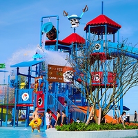 Équipement de parc aquatique extérieur haut de gamme comprenant de grandes structures aquatiques, des fontaines, des toboggans aquatiques en acier inoxydable