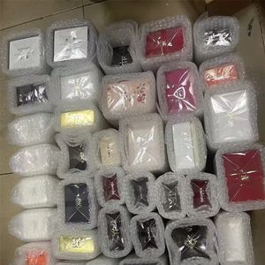 Juego <span class=keywords><strong>de</strong></span> Regalo <span class=keywords><strong>de</strong></span> Cuatro Piezas <span class=keywords><strong>de</strong></span> Perfume <span class=keywords><strong>de</strong></span> Café Negro <span class=keywords><strong>de</strong></span> Larga Duración para <span class=keywords><strong>Mujer</strong></span>, Aroma Floral Ligero, Eau <span class=keywords><strong>de</strong></span> Toilette en Spray, Venta al por Mayor a Nivel Mundial - Product Image 3