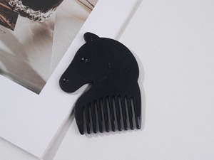 Peigne en acétate élégant au design animal créatif, forme de tête de cheval, peigne de poche, accessoires de cheveux personnalisés mignons - Product Image 3