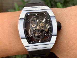 Reloj Mecánico Automático de Alta Gama con Tourbillon y Diseño de Calavera en Fibra de Carbono NTPT Blanca para Hombre - Product Image 5