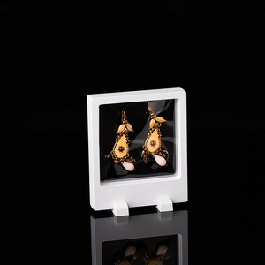 9*9 multicolore 3d trasparente magnetico galleggiante galleggiante imballaggio gioielli display custodia in pellicola pe scatola di plastica per ciondolo ad anello - Product Image 4