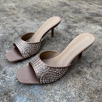 Sandales élégantes à talon aiguille et bout carré ornées de strass, style français haut de gamme, à enfiler, pour femme, nouvelle collection été 2026
