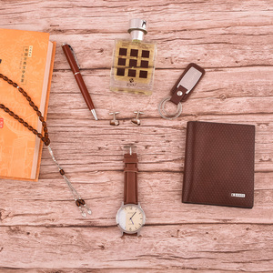 Ensemble cadeau pour hommes magnifiquement emballé montre pratique portefeuille pour hommes boîte-cadeau <span class=keywords><strong>costume</strong></span> soutien personnalisation - Product Image 3