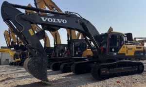 Excavatrice sur chenilles d'occasion EC360, 36 tonnes, moteur, boîte de vitesses, pompe, roulement d'origine, bon prix, faible nombre d'heures de fonctionnement, conforme EPA - Product Image 2