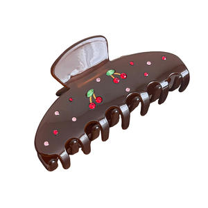 Fermaglio per Capelli a Forma di Ciliegia con Diamanti Rossi, Accessorio di Moda Fatto a Mano in Acetato per Donne - Product Image 5