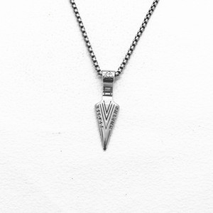 Collar con Colgante de Flecha de Acero Inoxidable yunnique, Diseño Minimalista Unisex, Joyería de Moda - Product Image 1