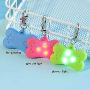 Luz <span class=keywords><strong>LED</strong></span> de advertencia de seguridad para mascotas, pajarita, <span class=keywords><strong>Collar</strong></span> de estilo óseo, lámpara colgante, etiqueta de identificación de nombre para perro, gato, caminar, correr, cinta nocturna - Product Image 1
