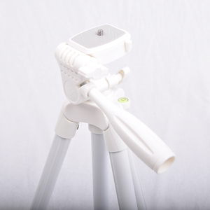 Hot bán giá rẻ màu trắng 140cm điện thoại di động nhôm trọng lượng nhẹ du lịch <span class=keywords><strong>Tripod</strong></span> cho máy ảnh điện thoại thông minh với điện thoại màu trắng chủ - Product Image 3