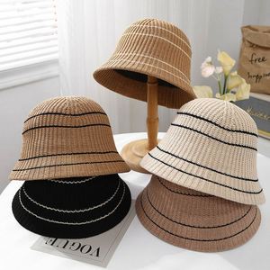 หมวกบักเก็ตถักลายทางเรียบง่ายสำหรับผู้หญิง สวมใส่สบายๆ ป้องกันแสงแดด เหมาะสำหรับฤดูร้อน - Product Image 1