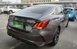 Voiture d'occasion MG5 Modèle 2023 180DVVT Édition Style Manuel Gris 22 500 kilomètres - Product Image 3