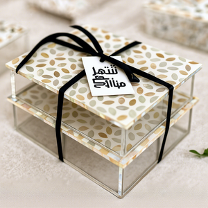 Caja de regalo de acrílico de lujo con diseño de hojas doradas y etiqueta árabe personalizada para ocasiones islámicas, regalo de Ramadán y Eid para invitados. - Product Image 1