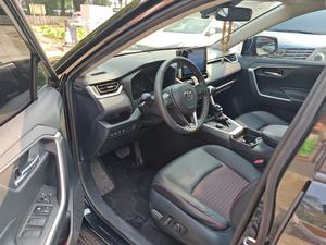 Potencia Enchufable, Aventura Sin Concesiones. <span class=keywords><strong>Toyota</strong></span> <span class=keywords><strong>RAV4</strong></span> Prime: Eficiencia Electrificada, Capacidad Emocionante - Product Image 4