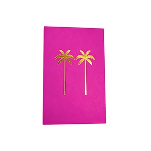 Etiquetas Colgantes Personalizadas de Bajo Costo, con Estampado en Dorado, Texto y Patrón Personalizados, en Papel Kraft Negro - Product Image 6