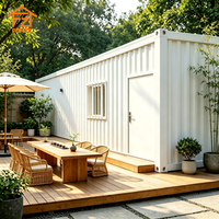 Conteneur modulaire portable transformé en salon de thé moderne de style zen pour les loisirs en plein air dans le jardin