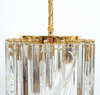 Suspension moderne en laiton et verre incurvé de petite taille en verre de Murano pour le salon, la chambre et la salle à manger.