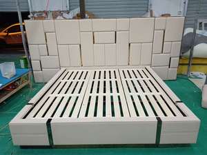 Nội Thất Biệt Thự Ý Bộ Giường Cỡ King Bằng Da - Product Image 3