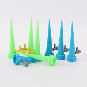 Système de pointes d'eau automatique en plastique pour le <span class=keywords><strong>jardin</strong></span> Pointes pour plantes d'intérieur <span class=keywords><strong>Bouteille</strong></span> d'eau automatique pour le <span class=keywords><strong>jardin</strong></span> Irrigation <span class=keywords><strong>goutte</strong></span> à <span class=keywords><strong>goutte</strong></span> - Product Image 1