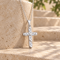 Nouveau collier croix ARNAN pour femme, pendentif torsadé entièrement pavé, chaîne en acier, bijoux délicats à superposer pour femme, vente en gros, cadeaux de fête