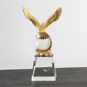 Fábrica de metal pequeño trofeo águila trofeo de metal de cristal los escudos y el trofeo - Product Image 4