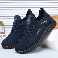 Chaussures de course athlétiques légères et respirantes pour hommes personnalisées, conception en maille blanche avec fermeture à lacets pour les saisons de printemps et d'automne