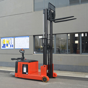 Gerbeur électrique contrepoids 2 tonnes avec moteur AC et direction assistée électrique, à commande en position debout - Product Image 3