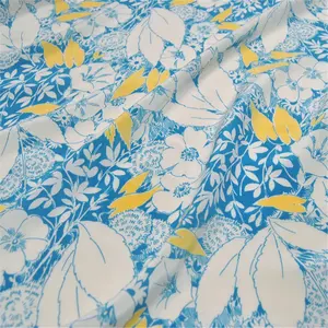 有竞争力的价格大材料流行的蓝色地面黄叶白花丝绸双绉面料适合漂亮的连衣裙