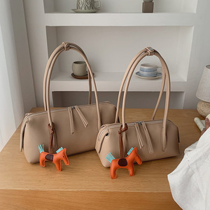 Wholesale Fashion Handbags Minimalist Women Single Shoulder Tote Bag Pillow Bag Armpit Underarm Bowling Bag - Product Image 2