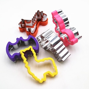 <span class=keywords><strong>Emporte</strong></span>-pièce en métal avec motifs d'animaux de dessin animé pour enfants, moule à pain sandwich, tampon à biscuits, outils de cuisson - Product Image 4