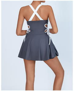 فستان نسائي للتنس في الهواء الطلق سريع الجفاف ناعم مطاطي مع شورت مدمج بلونين تصميم أجوف وضع الشعار الأمامي - Product Image 6